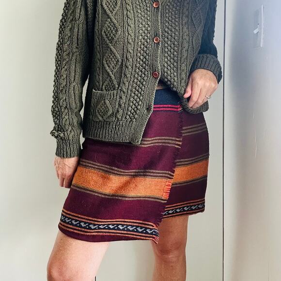 Vintage Wool Blanket Skirt Mini Wrap Size 10P Boho Western Southwestern Print - Picture 7 of 7